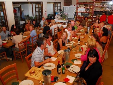 massimo's pizza club in hout bay