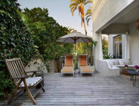 cape standard guesthouse in green point